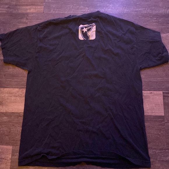 Lg Oversized Famous T-shirt - Picture 2 of 3